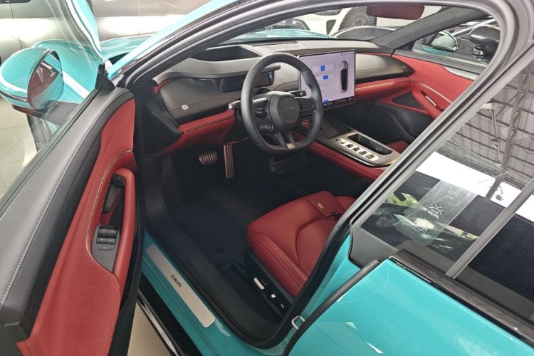 MI SU7 2025 car image #16