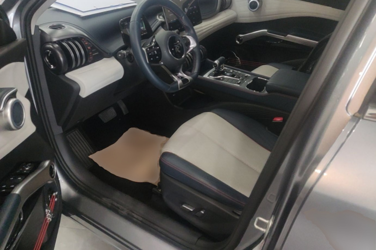 BYD Yuan Plus 2023 immagine di auto #16