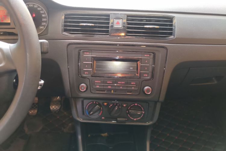 Volkswagen Santana 2019 #17 Volkswagen Santana 2019 car image #17
