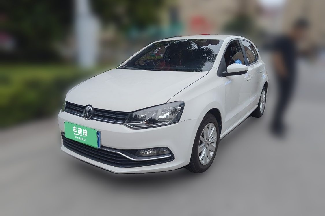 Volkswagen Polo 2015 Volkswagen Polo 2015 car image