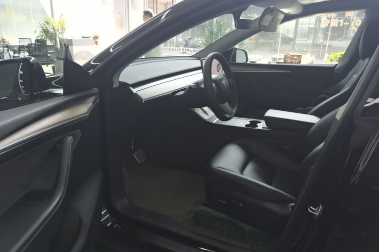 Tesla Model Y 2023 #16 Tesla Model Y 2023 immagine di auto #16
