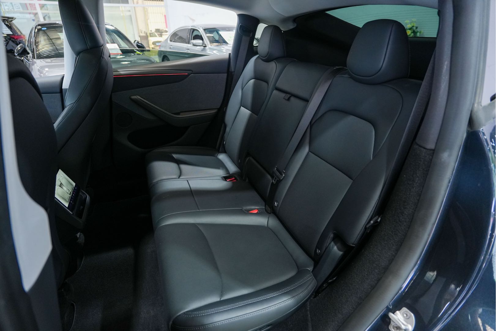 Tesla Model Y 2025 car image #7