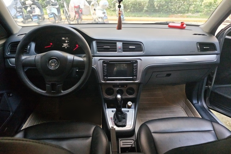 Volkswagen Lavida 2014 car image #12