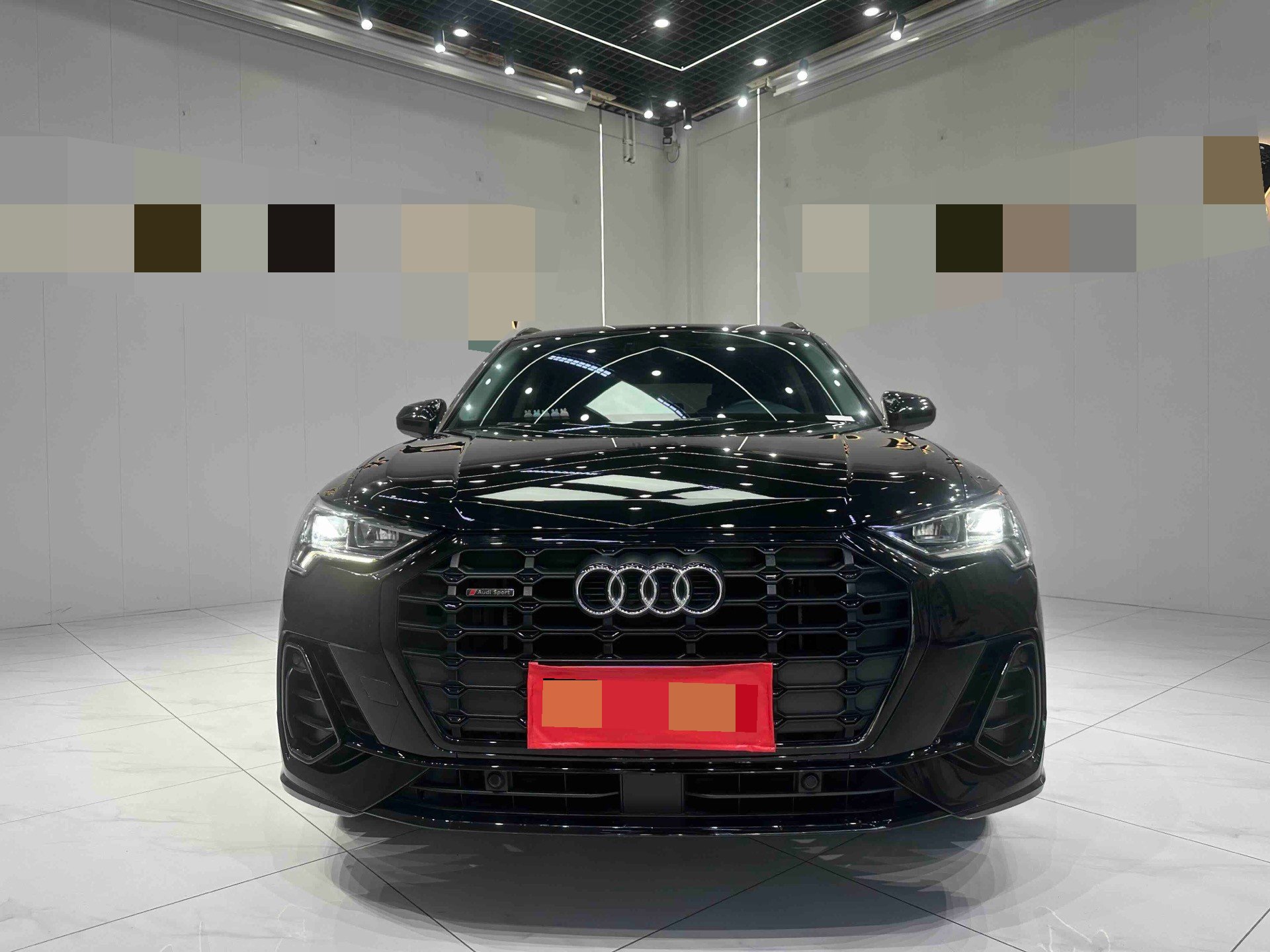 Audi Q3 2023 car image #2
