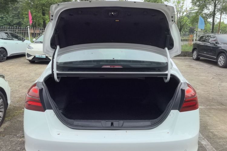 GEELY Emgrand 2020 car image #19
