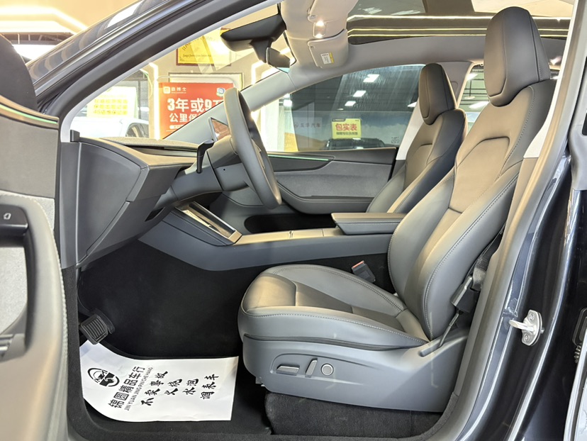 Tesla Model Y 2025 #9 Tesla Model Y 2025 immagine di auto #9