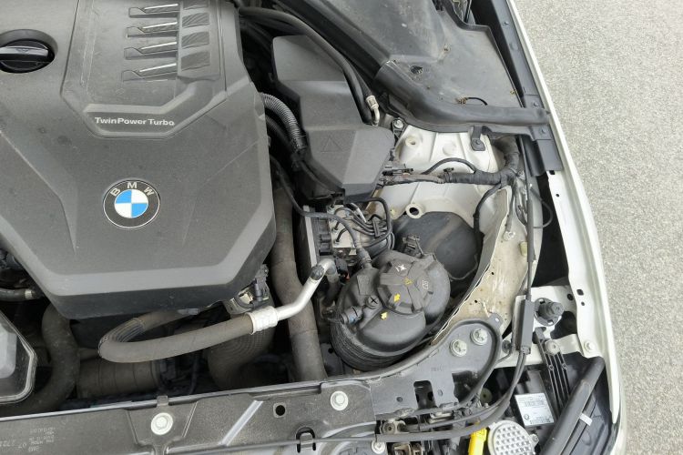 BMW 3 Series 2021 car image #29