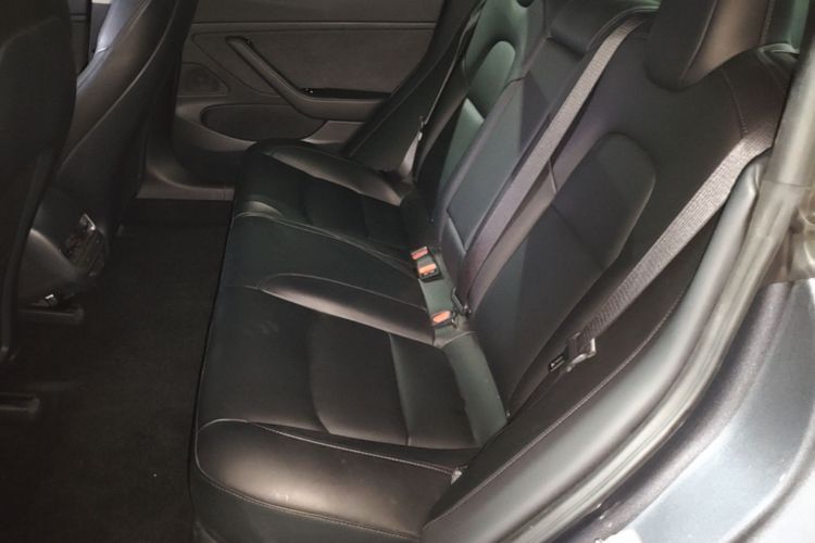 Tesla Model 3 2020 car image #17