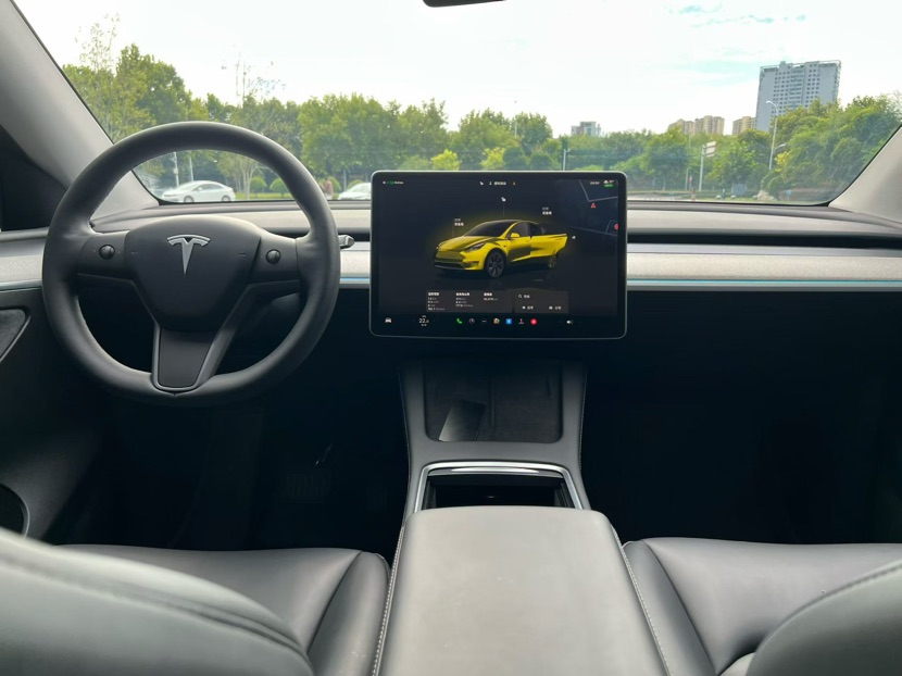Tesla Model Y 2023 #4 Tesla Model Y 2023 car image #4