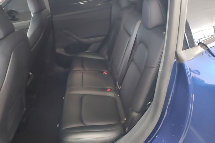 Tesla Model Y 2022 immagine di auto #17