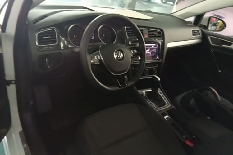 Volkswagen Golf 2019 #10 Volkswagen Golf 2019 car image #10