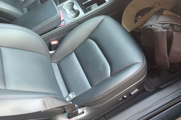 Tesla Model 3 2021 car image #24