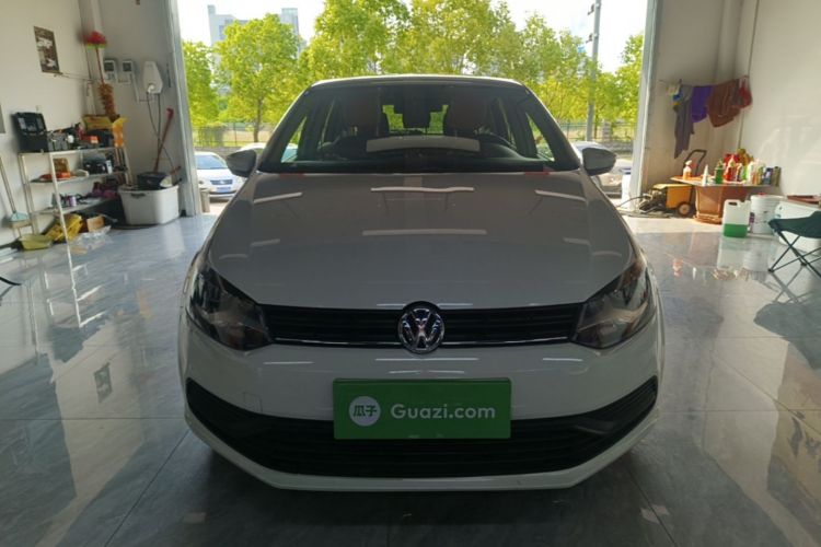 Volkswagen Polo 2019 car image #3