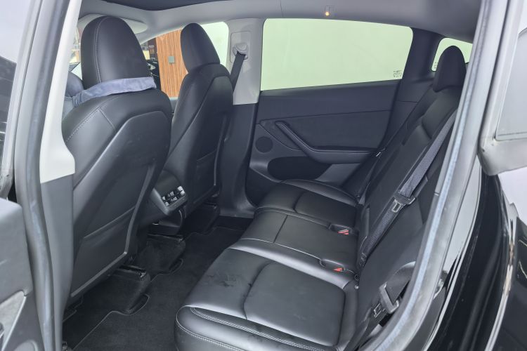 Tesla Model Y 2023 #13 Tesla Model Y 2023 car image #13