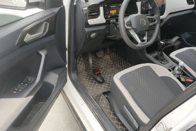 Volkswagen Tharu 2025 car image #16