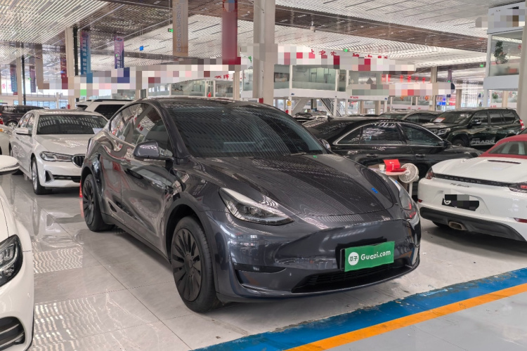 Tesla Model Y 2024 #4 Tesla Model Y 2024 car image #4