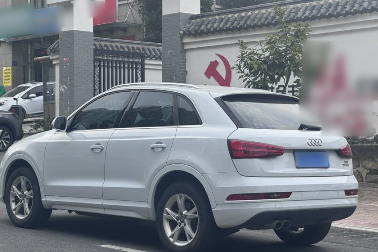 Audi Q3 2019 car image #5