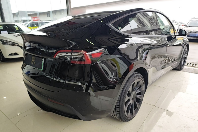 Tesla Model Y 2023 #7 Tesla Model Y 2023 car image #7