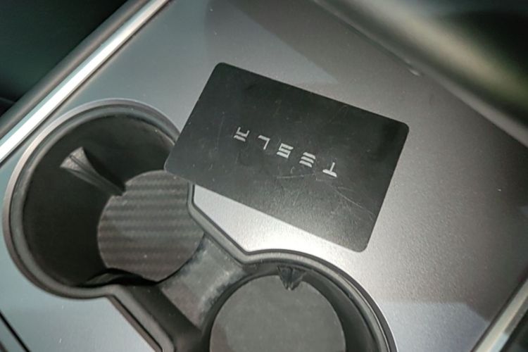 Tesla Model Y 2023 #9 Tesla Model Y 2023 car image #9