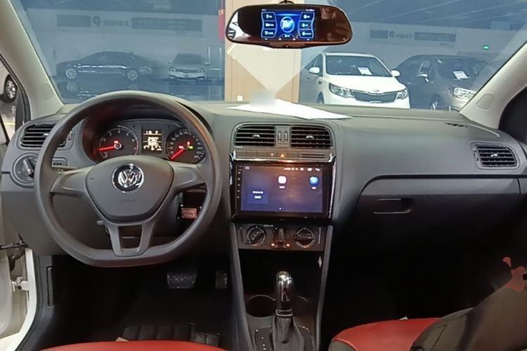 Volkswagen Polo 2017 car image #10