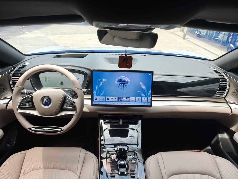 BYD Han 2025 immagine di auto #13