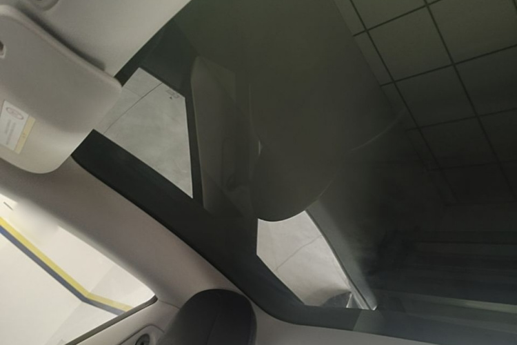 Tesla Model 3 2022 car image #18