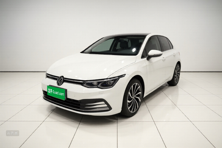 Volkswagen Golf 2021 car image #2