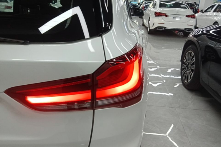BMW X1 2020 car image #8