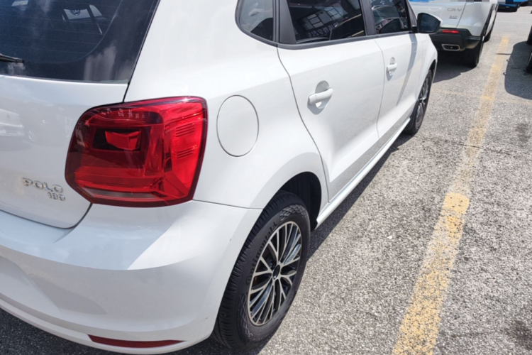 Volkswagen Polo 2018 car image #8