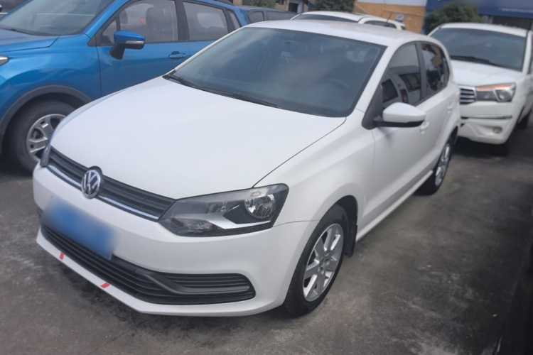 Volkswagen Polo 2014 car image #2