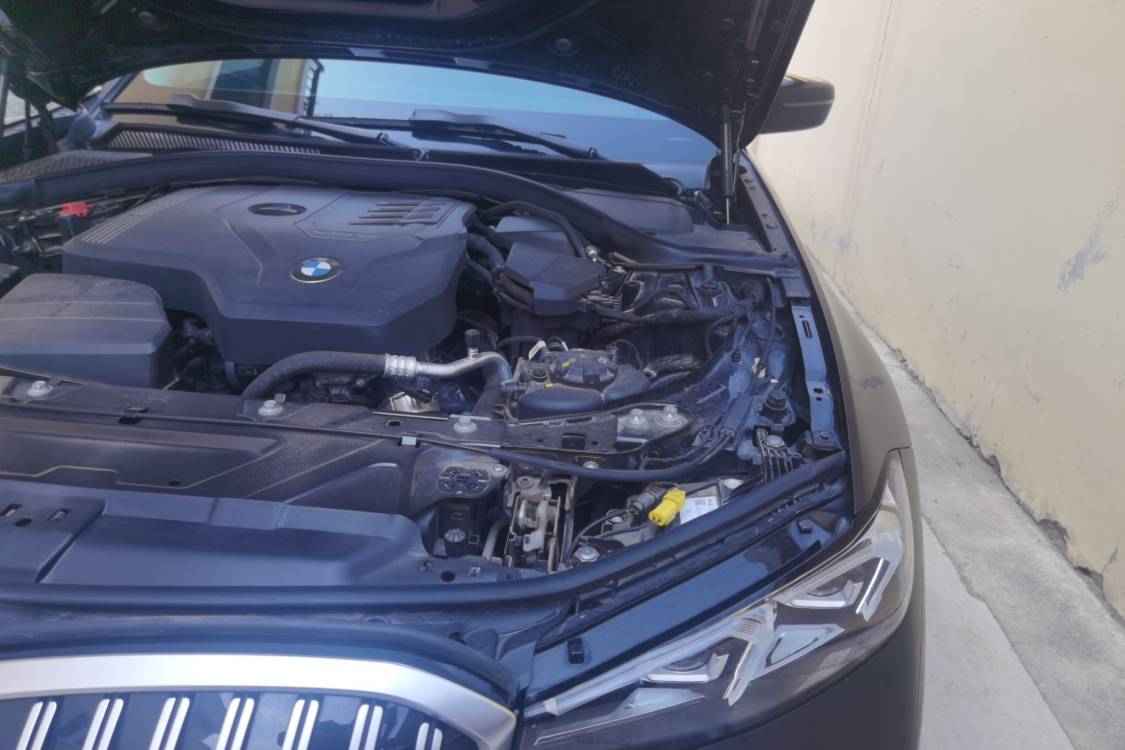 BMW 3 Series 2024 صورة سيارة #12