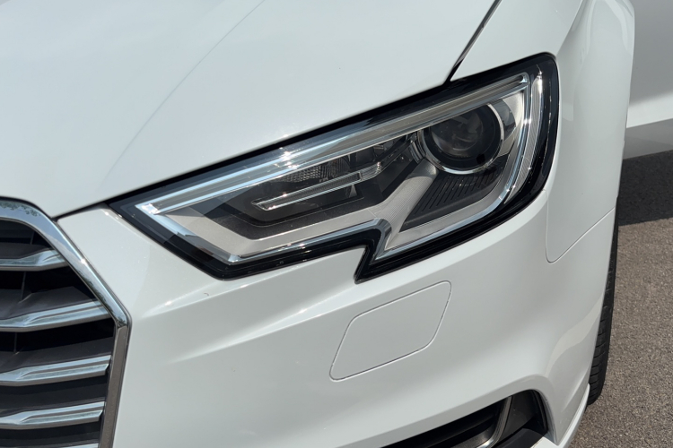 Audi A3 2019 car image #25