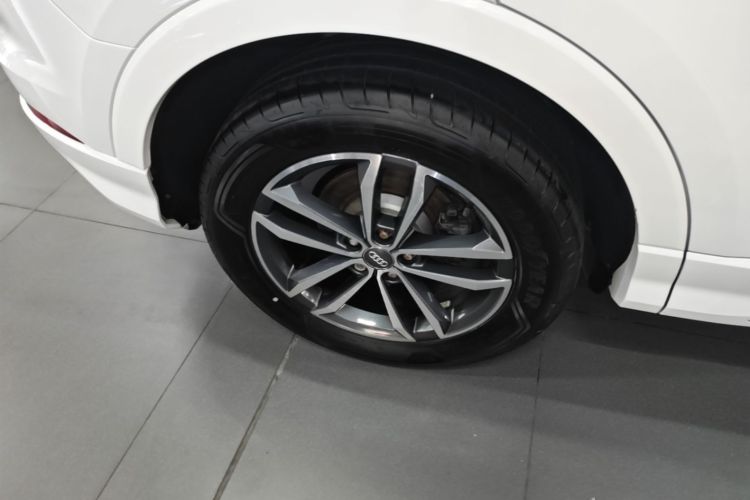 Audi Q3 2020 immagine di auto #10