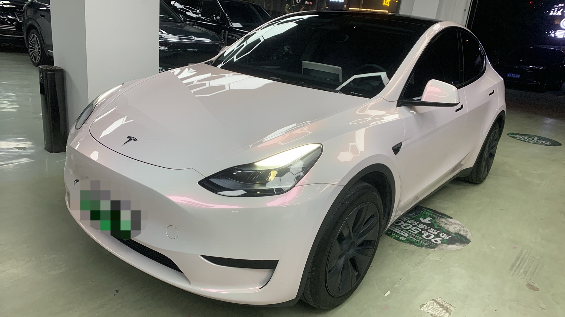 Tesla Model Y 2024 Tesla Model Y 2024 صورة سيارة