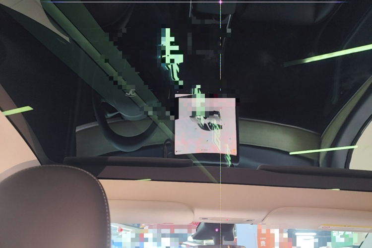 Tesla Model Y 2023 car image #18