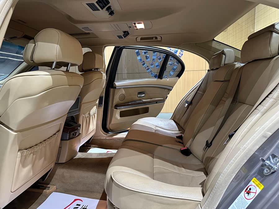 BMW 7 Series 2004 #17 BMW 7 Series 2004 car image #17