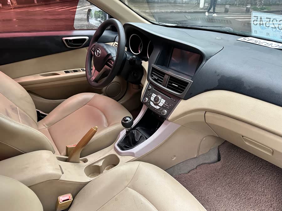 Soueast V5 Lingzhi 2013 #17 Soueast V5 Lingzhi 2013 car image #17