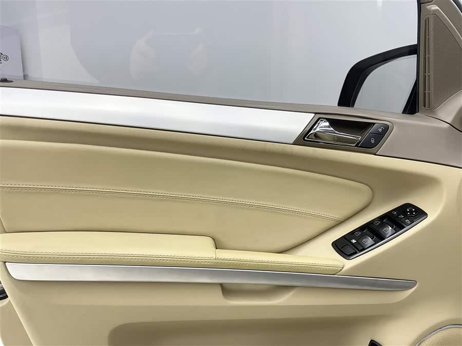 Mercedes-Benz M AMG 2010 #17 Mercedes-Benz M AMG 2010 image de voiture #17