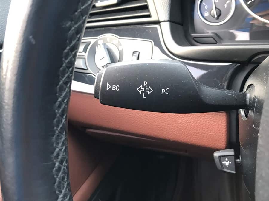 BMW 5 Series (Imported) 2014 car image #17