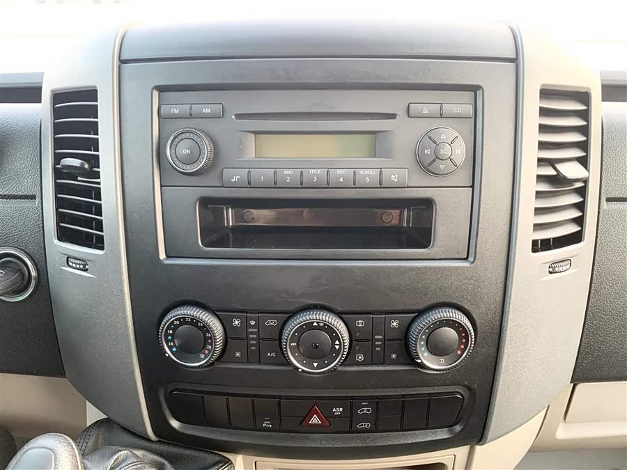 Mercedes-Benz Sprinter 2019 car image #17