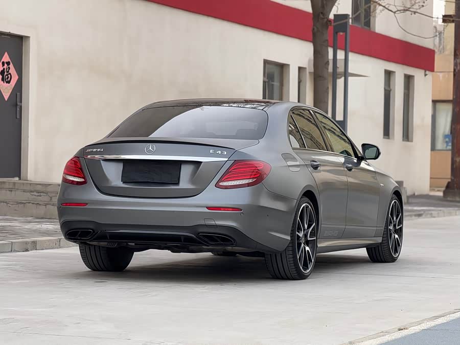 Mercedes-Benz E AMG 2018 immagine di auto #17