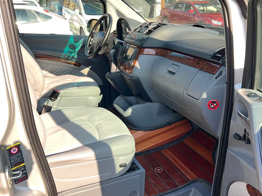 Mercedes-Benz Viano (Imported) 2008 car image #17