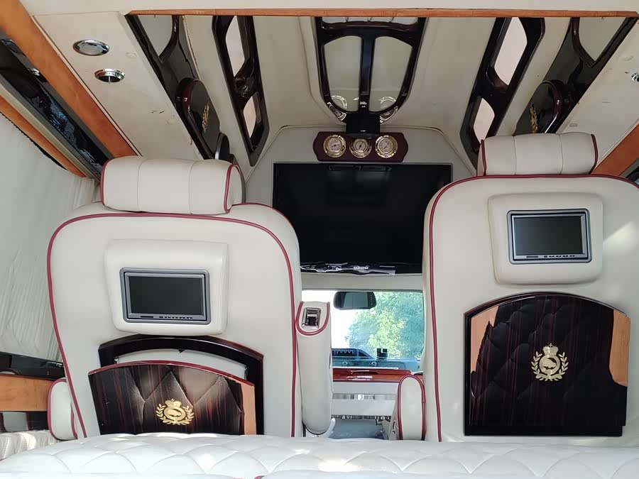 Ford E350 2011 imagem de carro #17