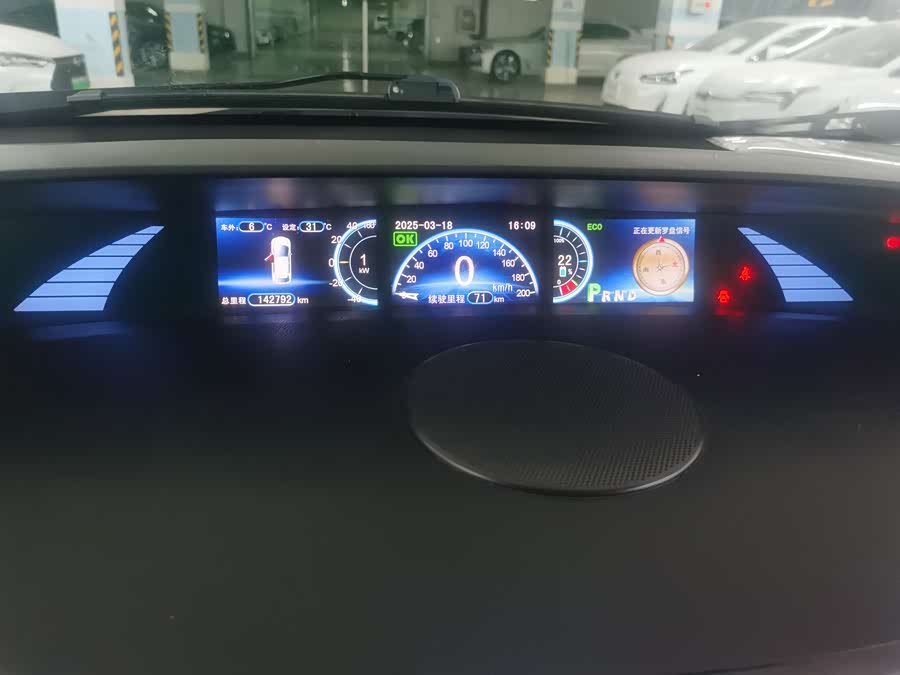 BYD e6 2017 #17 BYD e6 2017 car image #17