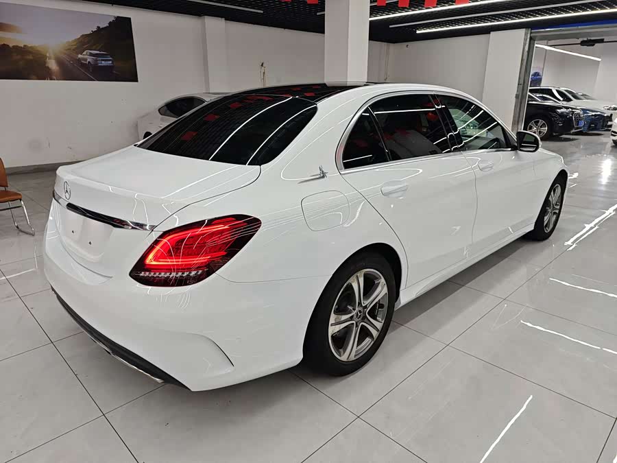 Mercedes-Benz C Class 2019 #17 Mercedes-Benz C Class 2019 صورة سيارة #17