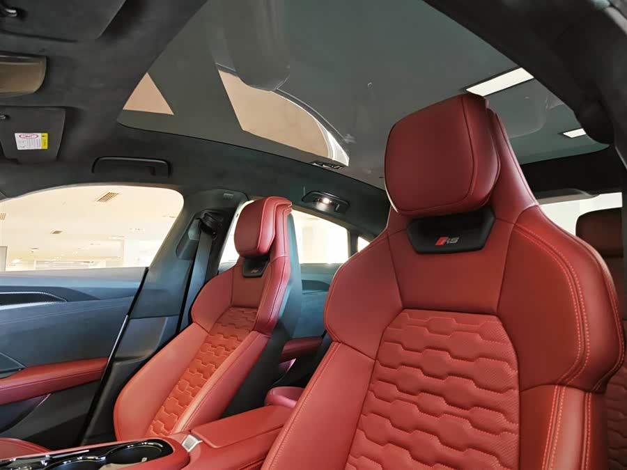 Audi RS e-tron GT 2023 #17 Audi RS e-tron GT 2023 car image #17