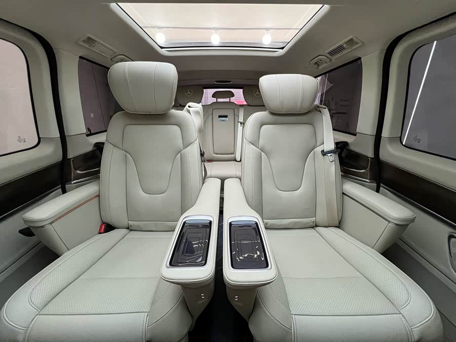 Mercedes-Benz V Class 2022 immagine di auto #17