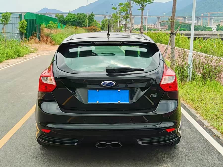 Ford Focus (Imported) 2014 car image #17