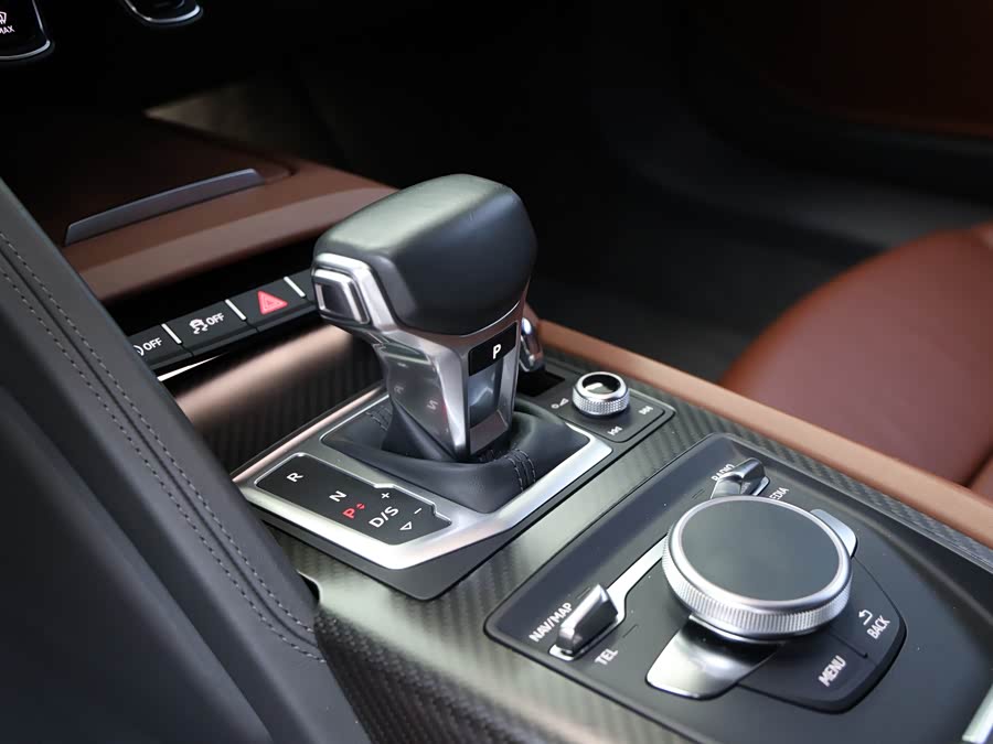 Audi R8 2018 car image #17