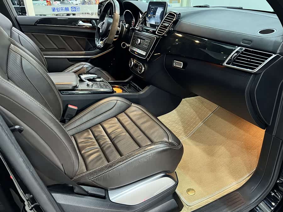 Mercedes-Benz GLS AMG 2016 صورة سيارة #17